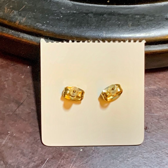 NWT ❤️Gold plated crystal heart studs for birthday NOVEMBER - Picture 2 of 2